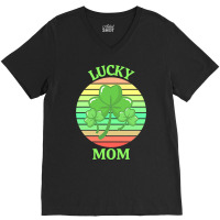 One Lucky Mom T  Shirtone Lucky Mom T  Shirt (1) V-neck Tee | Artistshot