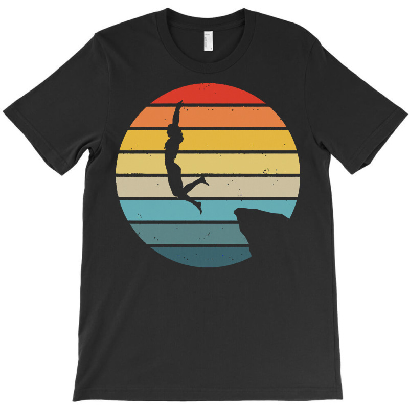 Scuba Diving T  Shirt Cliff Diving Silhouette On A Distressed Retro Su T-shirt | Artistshot