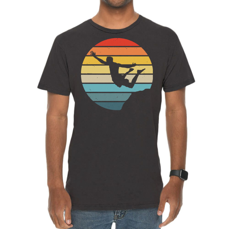 Scuba Diving T  Shirt Cliff Diving Silhouette On A Distressed Retro Su Vintage T-shirt | Artistshot