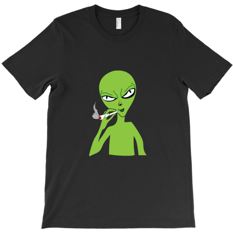 Funny Green Alien Smoking T-shirt | Artistshot