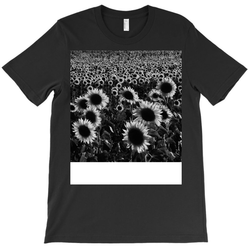 Black And White Landscape Summer Travel T-shirt | Artistshot