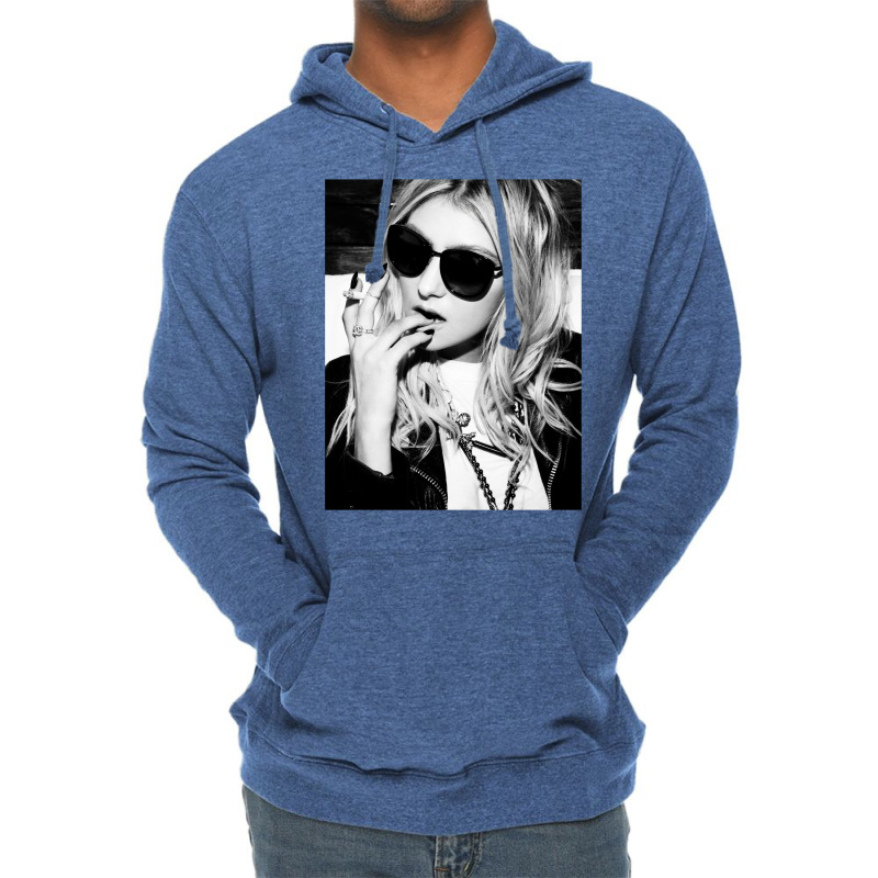 Taylor Momsen Bw Lightweight Hoodie | Artistshot