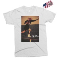 Axl R. 5 Exclusive T-shirt | Artistshot