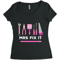 Mrs Fix It Handy Women T Shirt Women's Triblend Scoop T-shirt | Artistshot