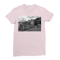 Alnwick Castle In Black And White 2 Ladies Fitted T-shirt | Artistshot