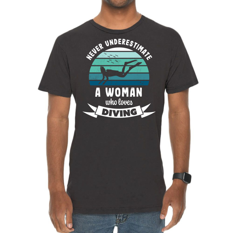 Woman Who Loves Diving Gift For Diver Vintage T-Shirt by tanuskrego | Artistshot