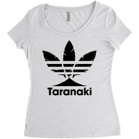 Taranaki (black) Women's Triblend Scoop T-shirt | Artistshot