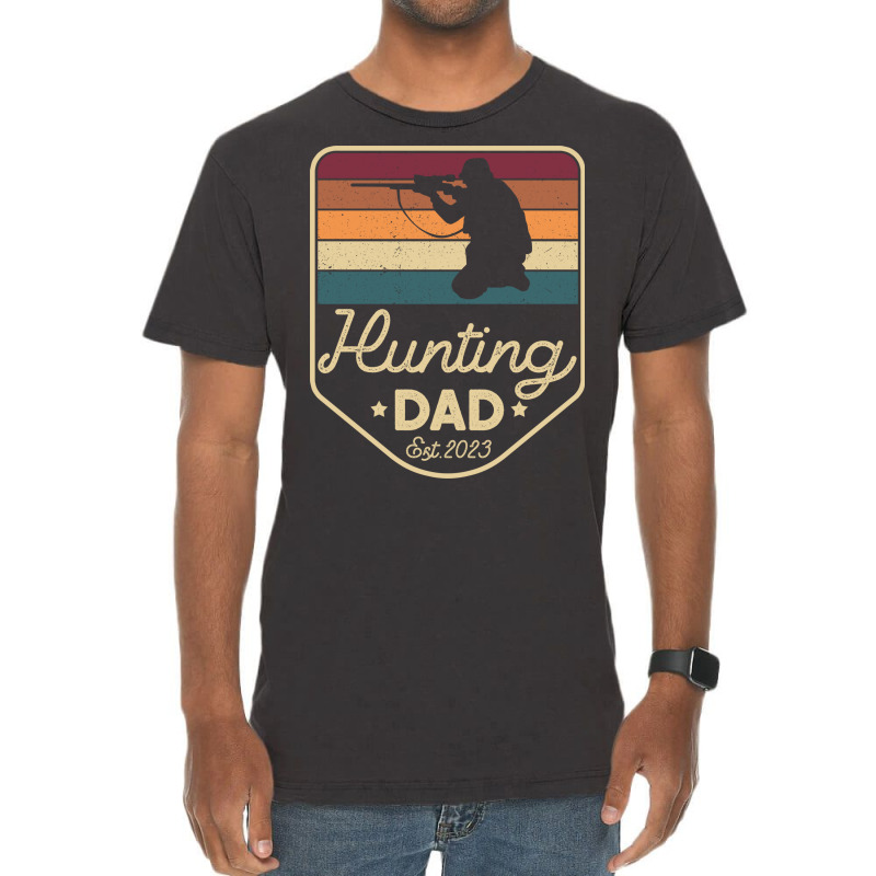 Hunting Dad Est 2023 New Dad Hunting Fan Humor Vintage T-shirt | Artistshot