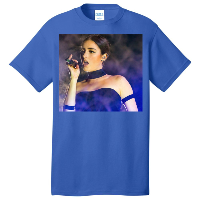 #banks Singer Concert 2022 Basic T-shirt by tamekastrick | Artistshot