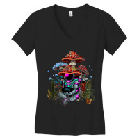 Astronaut Sitting Under Cottagecore Frog Aesthetic Women's V-neck T-shirt | Artistshot