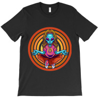 Trippy Meditating Hippie Alien Extraterrestrial Pe T-shirt | Artistshot