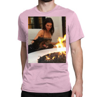 Kendall Jenner And Dog Poster Classic T-shirt | Artistshot