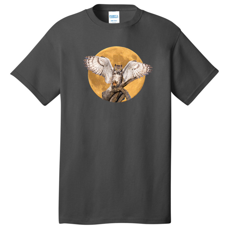 Majestic Great Horned Owl Nocturnal Bird With Full Moon Basic T-shirt | Artistshot