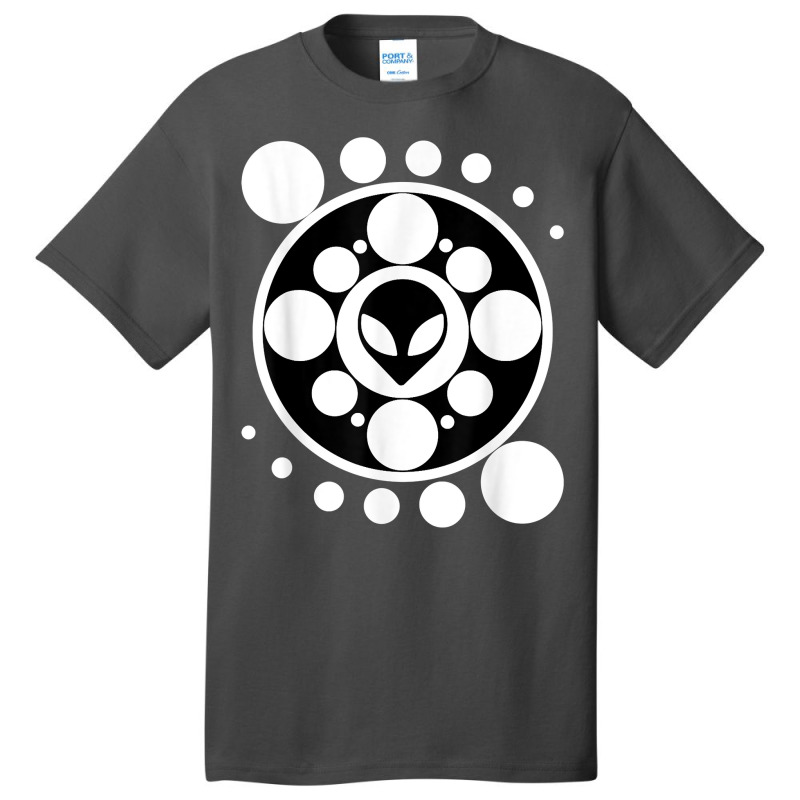 Green Space Alien Head Crop Circle Ufo Area 51 Basic T-shirt by Pinch1410 | Artistshot