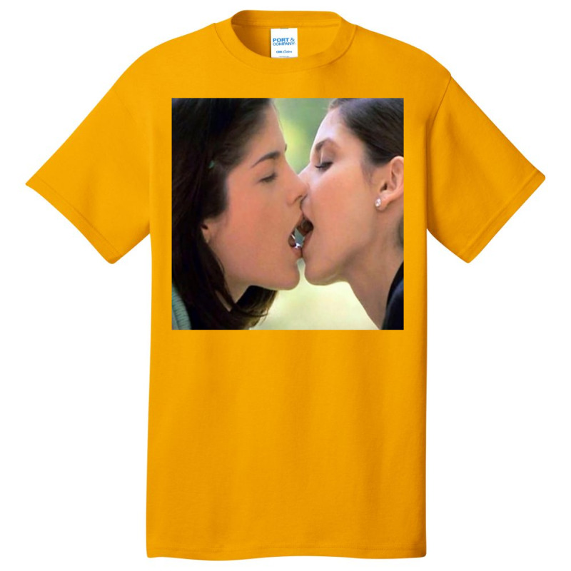 Cruel Intentions Kiss Kathyrn And Cecile Basic T-shirt by yaelimargidd | Artistshot