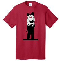 Kissing Coppers Basic T-shirt | Artistshot