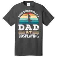 Funny Dad At Cosplaying Fathers Day Gift Men Green Basic T-shirt | Artistshot