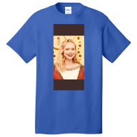 Gwendoline Christie Emmy Look Basic T-shirt | Artistshot