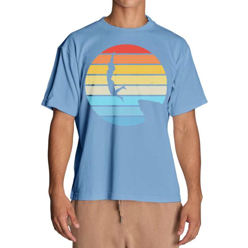 Scuba Diving T  Shirt Cliff Diving Silhouette On A Distressed Retro Su Urban Heavy T-shirt | Artistshot