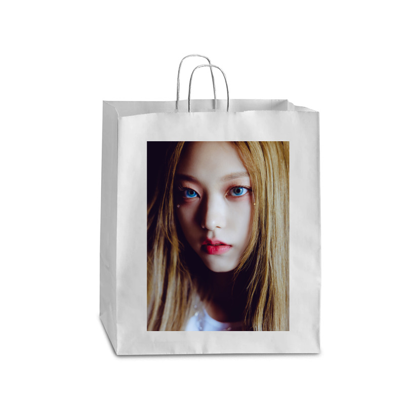 Newjeans Haerin Queen Paper Bag - 16 X 6 X 19 1/4 | Artistshot