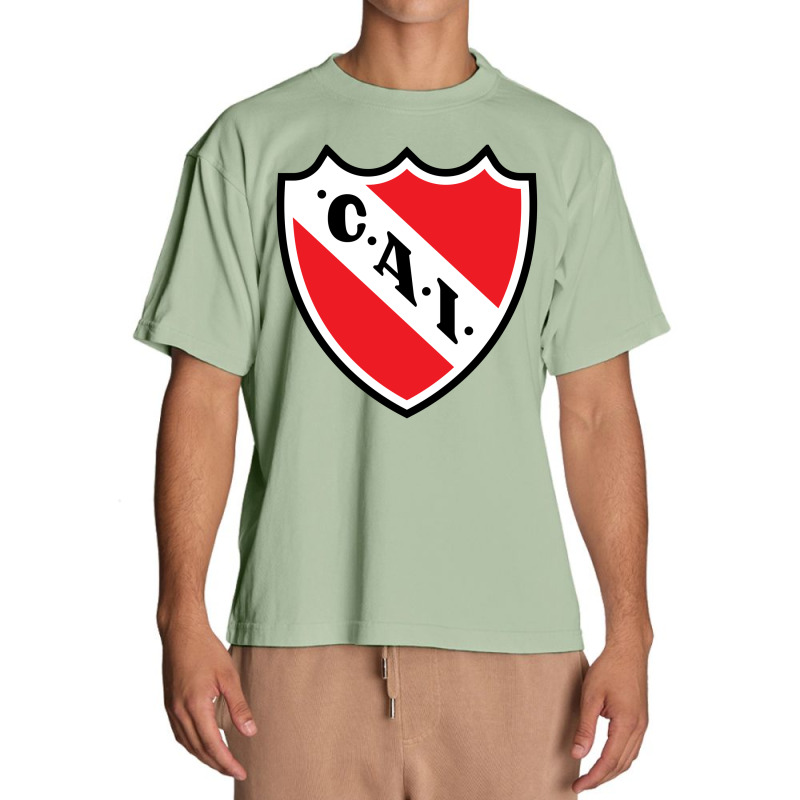 Escudo Del Club Atlético Independiente Urban Heavy T-shirt | Artistshot