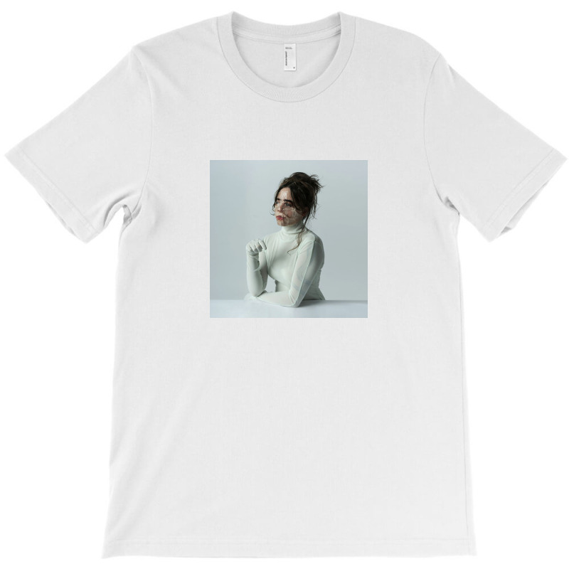 Kee Avil Crease T-shirt | Artistshot