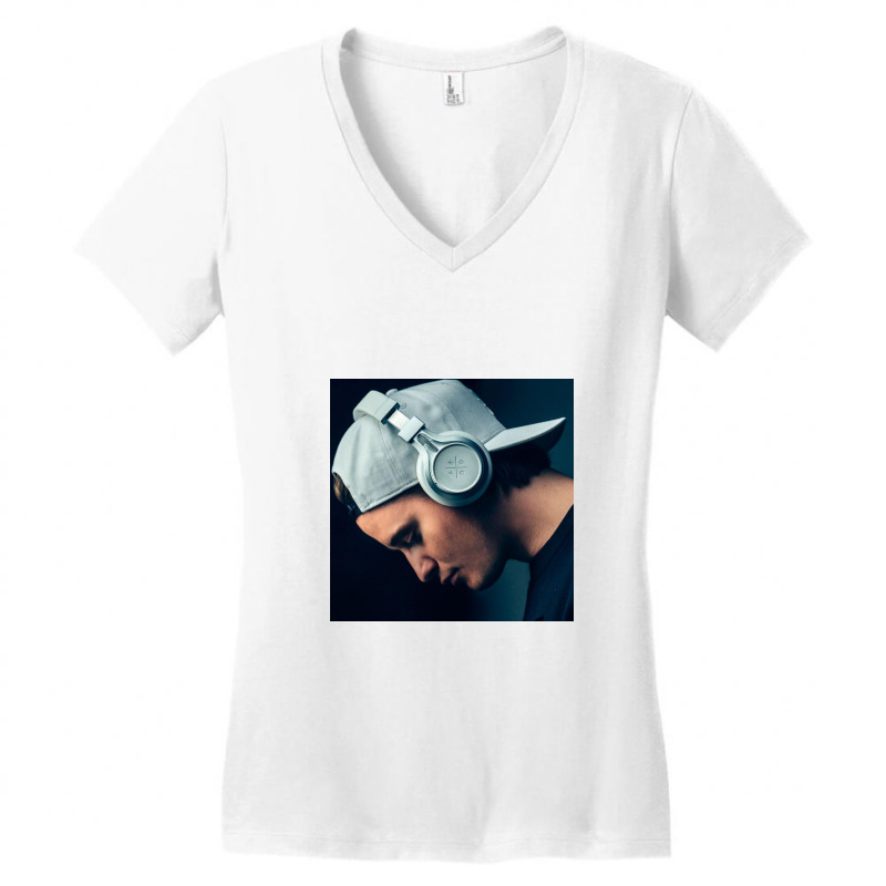 Kygo Women's V-Neck T-Shirt by femme870808 | Artistshot