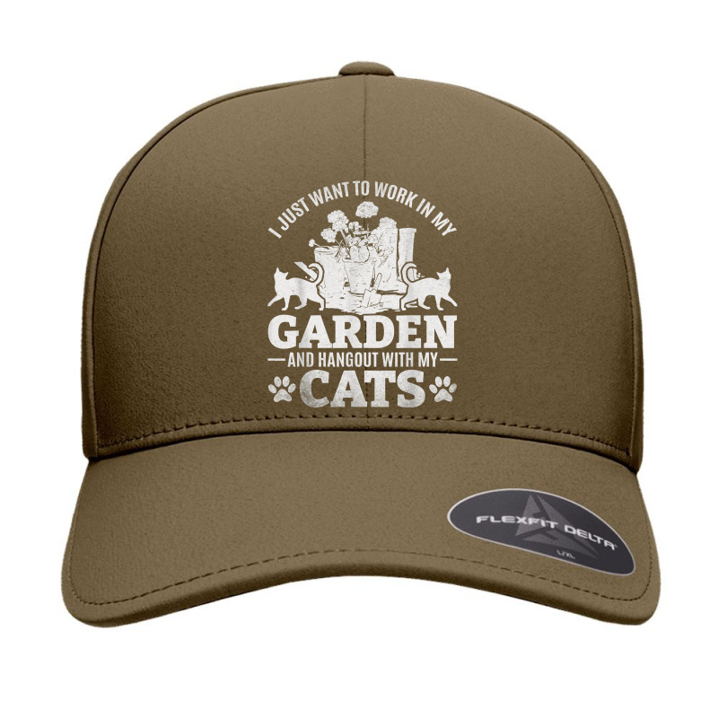 I Just Want To Work In My Garden And Hang Out With My Cats T Shirt Seamless Cap by phuongvu | Artistshot