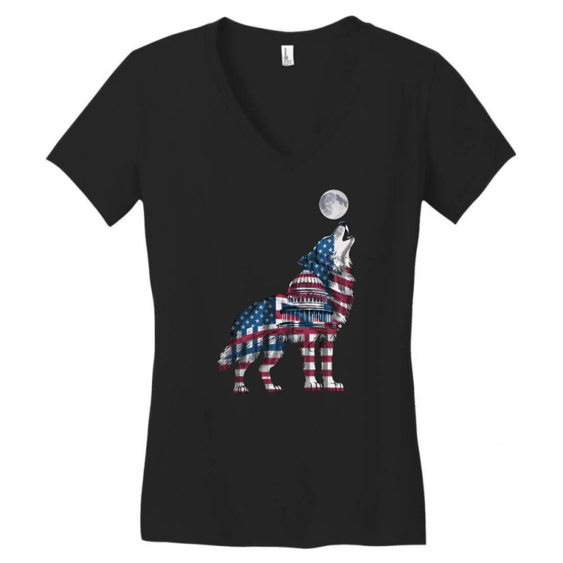 A Powerful Wolf Howling At The Moon Women's V-Neck T-Shirt by Donna Schennum | Artistshot