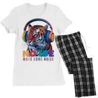 A Tiger Wearing Headphones Women's Pajamas Set | Artistshot