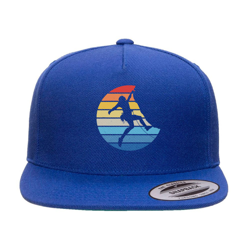 Bouldering T  Shirt Bouldering Silhouette On A Distressed Retro Sunset 5 Panel Snapback Cap | Artistshot