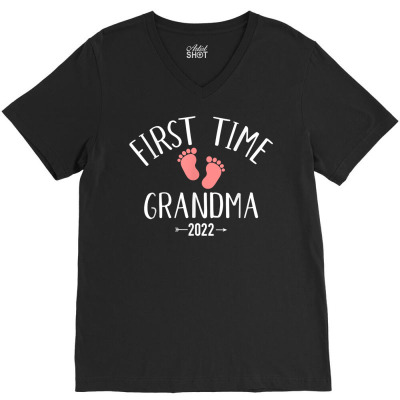 First Time Grandma 2022 For Granny To Be T Shirt V-neck Tee Designed By Tarafeli