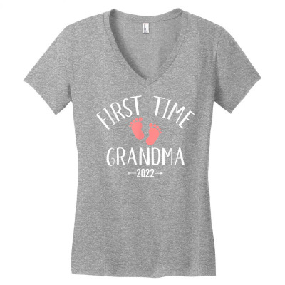 First Time Grandma 2022 For Granny To Be T Shirt Women's V-neck T-shirt Designed By Tarafeli