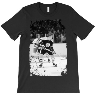 Bobby Orr T-shirt Designed By Alonedark