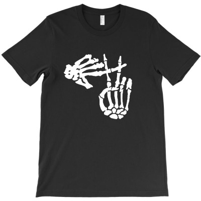 Skull Hands [tb] T-shirt Designed By Janjijojo