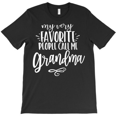 Womens Favorite People   Great Gift For Grandmas, Nanas, And More V Ne T-shirt Designed By Shyanneracanello
