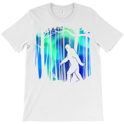 Bigfoot Walking Northern Lights   Aurora Forest T Shirt T-shirt Designed By Dinyolani