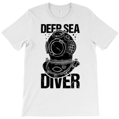 Underwater Diver Diving Helmet Deep Sea Diver Pullover Hoodie T-shirt Designed By Enigma