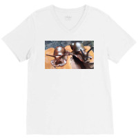 Snail Art V-neck Tee | Artistshot