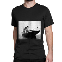 Kids The Titanic Setting Sail Classic T-shirt | Artistshot