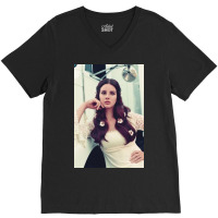 Lana Wearing Flowers On Head V-neck Tee | Artistshot