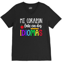 Mi Corazon Late En Dos Idiomas Bilingual T Shirt V-neck Tee | Artistshot