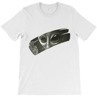 Alien Behind The Dirty Window T-shirt | Artistshot