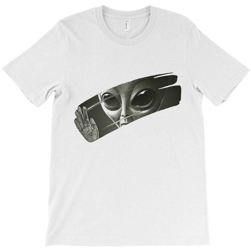 Alien Behind The Dirty Window T-shirt | Artistshot