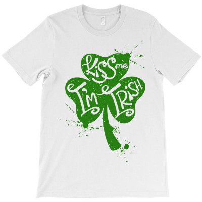 Kiss Me I'm Irish T-shirt Designed By Amelia Zack