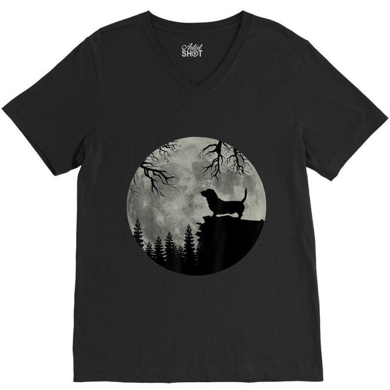 Baset Hound And Moon Halloween Spooky Dog V-neck Tee | Artistshot