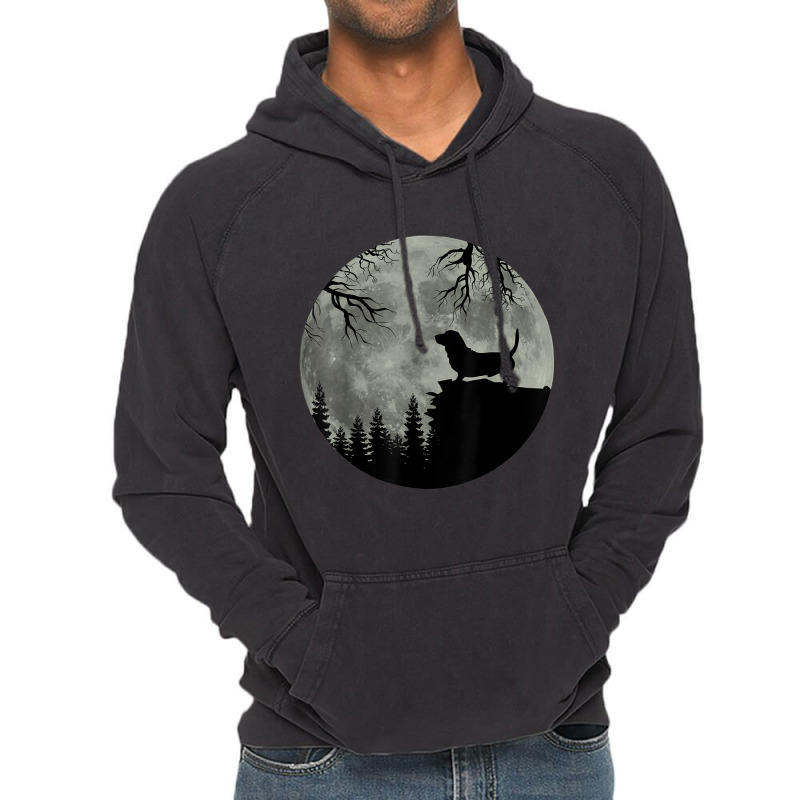 Baset Hound And Moon Halloween Spooky Dog Vintage Hoodie | Artistshot