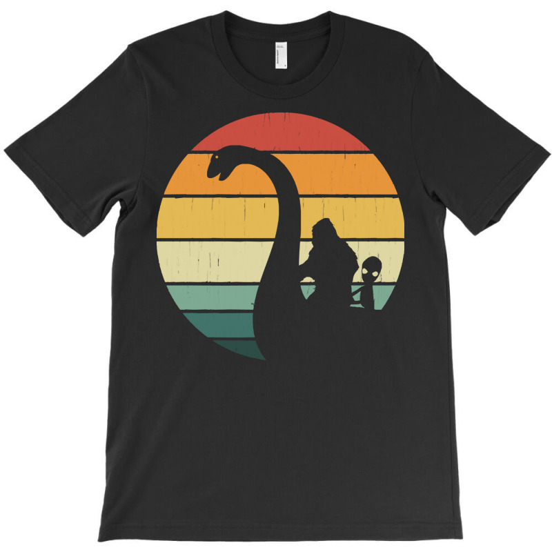 Bigfoot Alien T Shirtbigfoot And Alien Riding Loch Ness Monster T Shir T-shirt | Artistshot