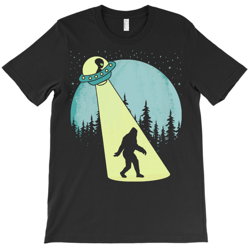 Bigfoot T Shirtbigfoot Ufo Abduction Full Moon T Shirt T-shirt | Artistshot