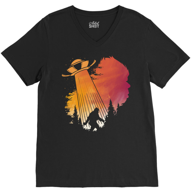 Bigfoot T Shirtbigfoot Ufo Abduction Silhouette T Shirt V-neck Tee | Artistshot